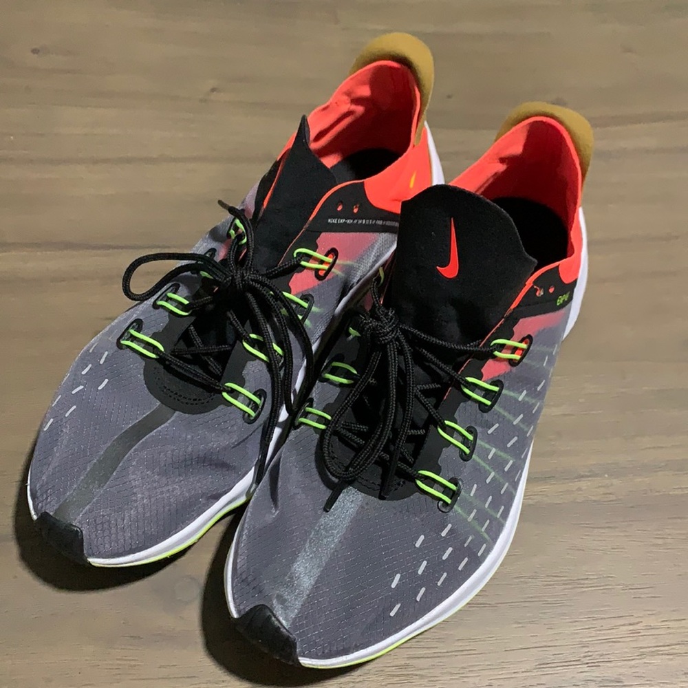 Nike Exp-14 running shoes size 10